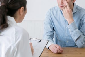 メガネを作るときは眼科に行った方がいい？