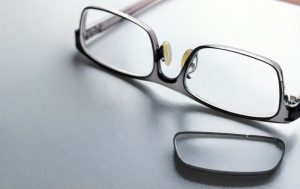 今使っているメガネのレンズ交換はできますか？