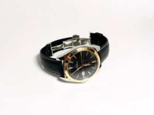 革ベルトが黒ずむ・匂う…バンド交換とケア方法を徹底ガイド