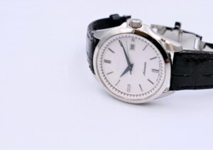 時計の電池、切れる前に出るサインとは？