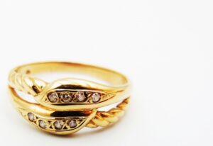 石が落ちる前に出る危険サインとは？