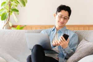 仕事ができる男に見えるメガネとは