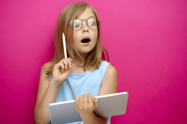 治療用メガネはダサいと思っていませんか？母親の不安が変わる子どもメガネ選び