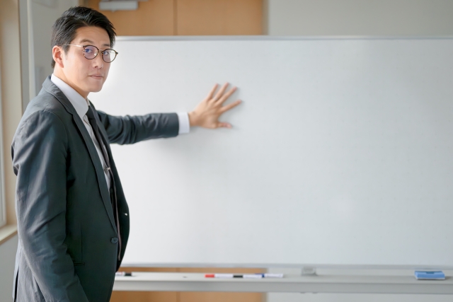 孫の顔がぼやけるのは年齢のせいだけじゃない