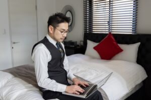 見えるのに疲れる目、その原因を解説します