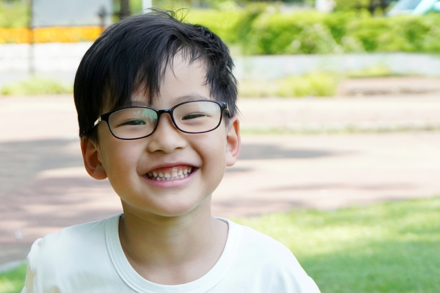 学校の視力検査で「B・C判定」…母親が次にすること