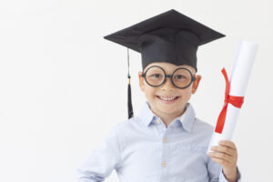 子どものメガネ、予備は必要？学校で壊れた日に困らないために