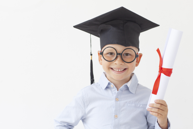 子どものメガネ、予備は必要？学校で壊れた日に困らないために