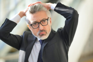 工具の目盛りが読みにくい？50代男性のメガネ事情